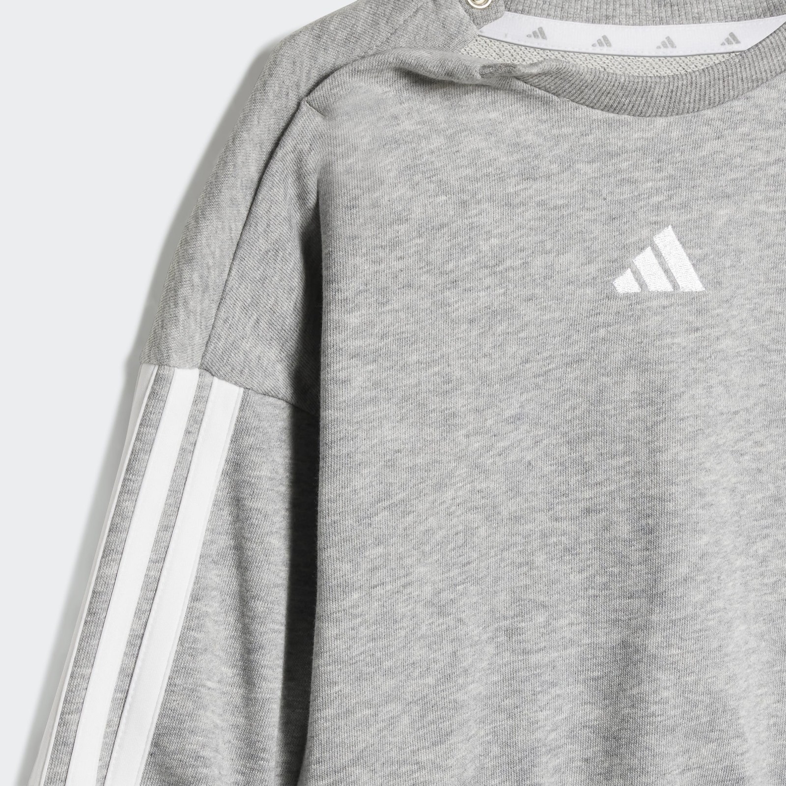 adidas Essentials Jogger 80.