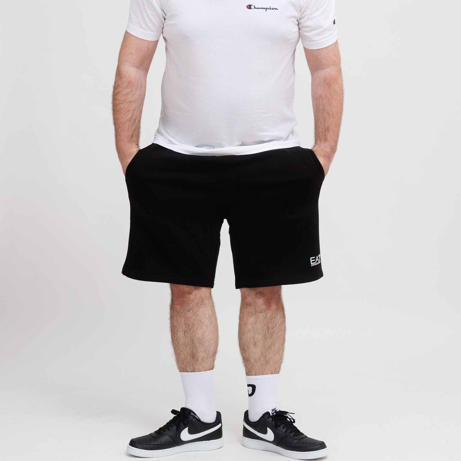 EA7 Emporio Armani Shorts XL.