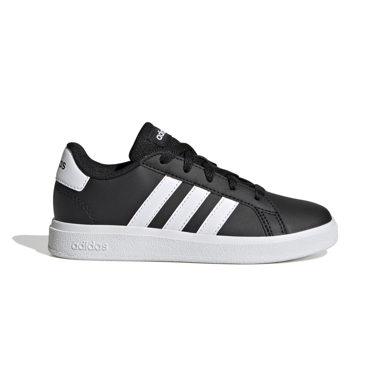 adidas GRAND COURT 2.0 K 37 1/3. Pohodlný, nadčasový a klasický model vyrobený čiastočne z recyklovaných materiálovAk hľadáš jeden univerzálny pár tenisiek, máš vybrané. Tieto topánky adidas Grand Court s klasickými 3 prúžkami ti dodajú výrazný elegantný vzhľad. Odpruženie Cloudfoam Comfort ti zabezpečí mäkké došľapy. Tieto tenisky sa hodia ku každému outfitu aj každej príležitosti. Zvršok je vyrobený z rôznych recyklovaných materiálov a obsahuje najmenej 50 % recyklovanej priadze.Výhody produktu▪ Univerzálny štýl: Klasický dizajn s 3 prúžkami pre elegantný vzhľad.▪ Pohodlné odpruženie: Cloudfoam Comfort pre mäkké došľapy.▪ Kvalitný materiál: Zvršok zo syntetickej kože a textilná podšívka.▪ Udržateľná výroba: Zvršok obsahuje minimálne 50 % recyklovaných materiálov.▪ Odolnosť a stabilita: Gumová podrážka pre dlhodobú výdrž.▪ Všestranné použitie: Hodí sa ku každému outfitu a každej príležitosti.Vrch - syntetická koža  Vyznačuje sa dobrou prispôsobivosťou a skvelou odolnosťou. Po pár noseniach sa topánky trošku roztiahnu a spohodlnia. Koža je navyše skvelá v odolnosti a dobre sa udržuje.Medzipodošva - EVA  Základná technológia používaná u väčšiny modelov tenisiek, ktorá sa vyznačuje dobrou tlmivosťou a responzivitou. Čo sa týchto dvoch vlastností týka, existujú lepšie technológie s väčším tlmením a návratom energie. EVA (alebo tiež Ethylenvinylacetát) je ale oproti nim cenovo dostupnejšia a často vhodnejšia. Nie vždy totiž potrebuješ tú najmäkšiu topánku.Podrážka - guma  S gumovou podrážkou sa proste nedá nič pokaziť. Dlho vydrží, ľahko sa čistí a má skvelú trakciu.Tip: Aby ti topánky vydržali čo najdlhšie krásne a čisté, odporúčame sa o ne starať ako o bábätko. Pomôžu ti v tom výrobky na čistenie obuvi => vyskúšaj!