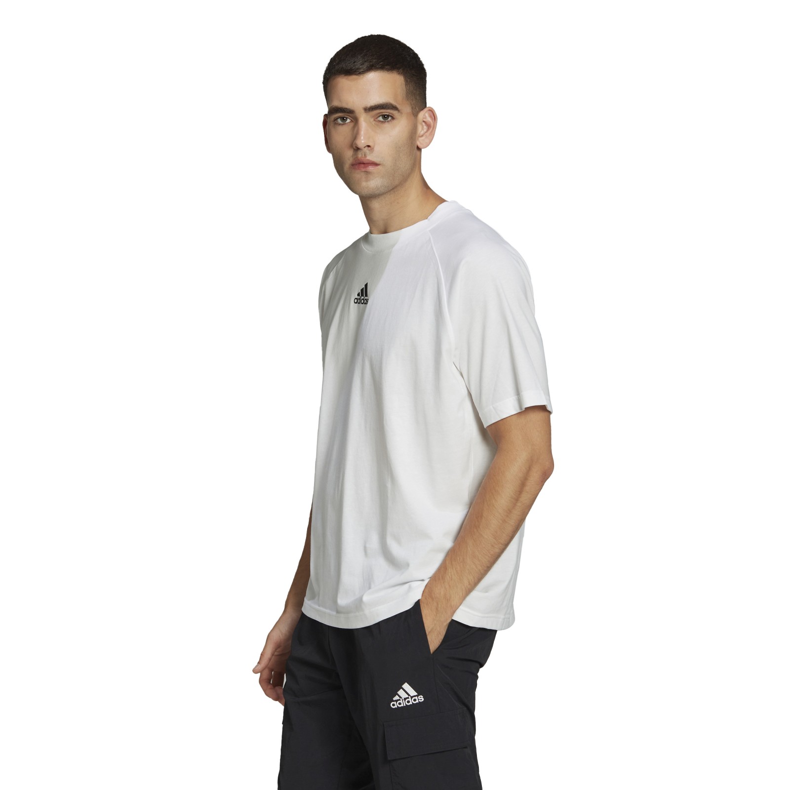 adidas Essentials Brandlove Single Jersey T-Shirt M.
