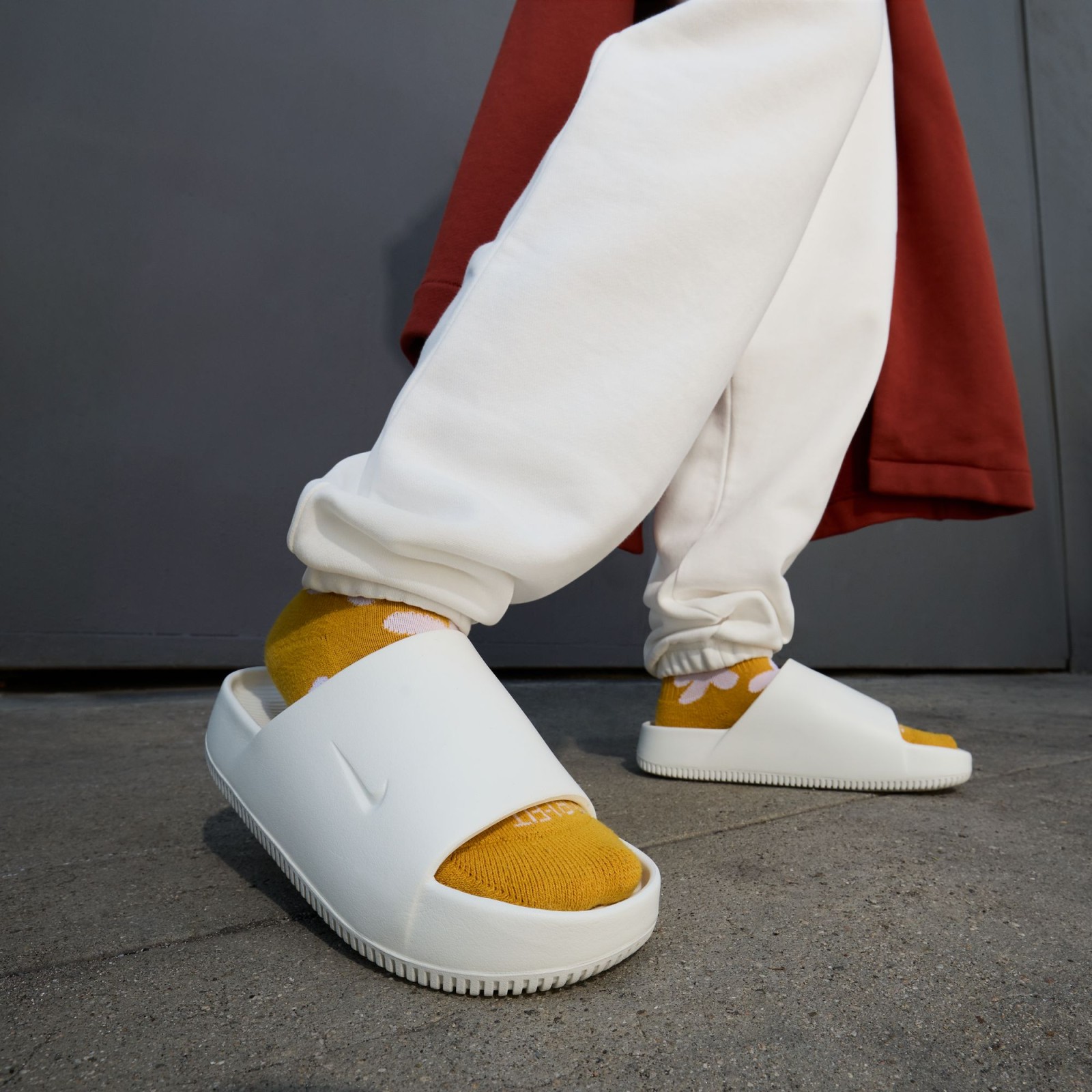 Nike Calm Womens Slides 40,5.