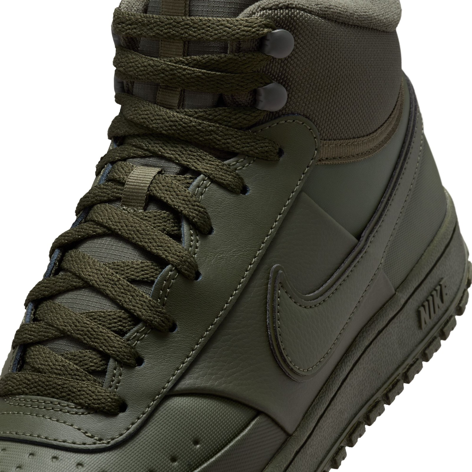 Nike Court Vision Mid 40,5.