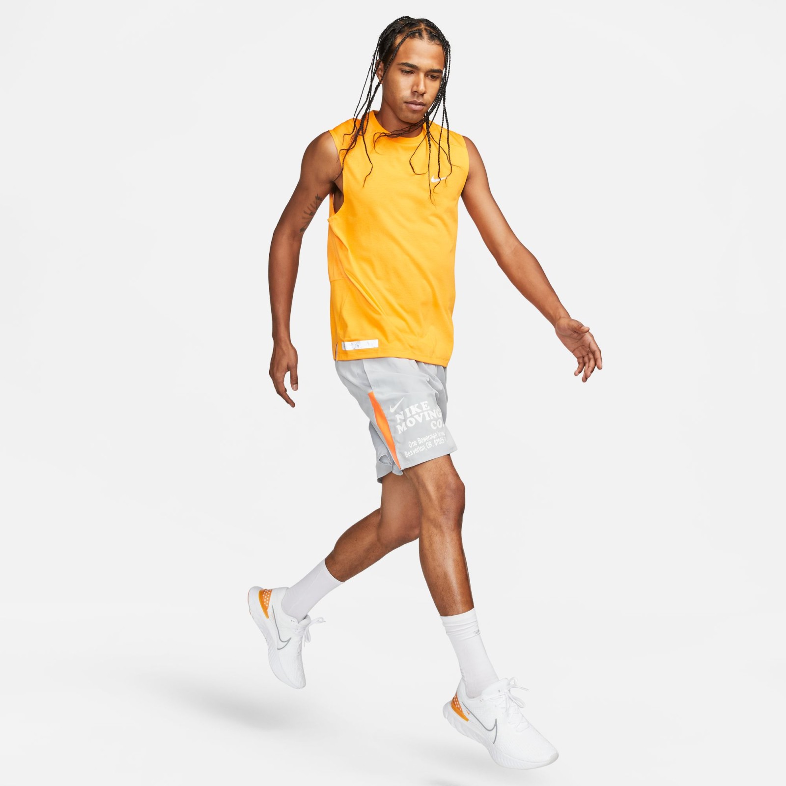 Nike Dri-FIT Challenger XL.