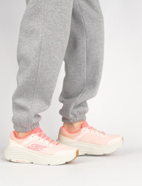 Skechers Max Cushioning Endeavour - CA 39.